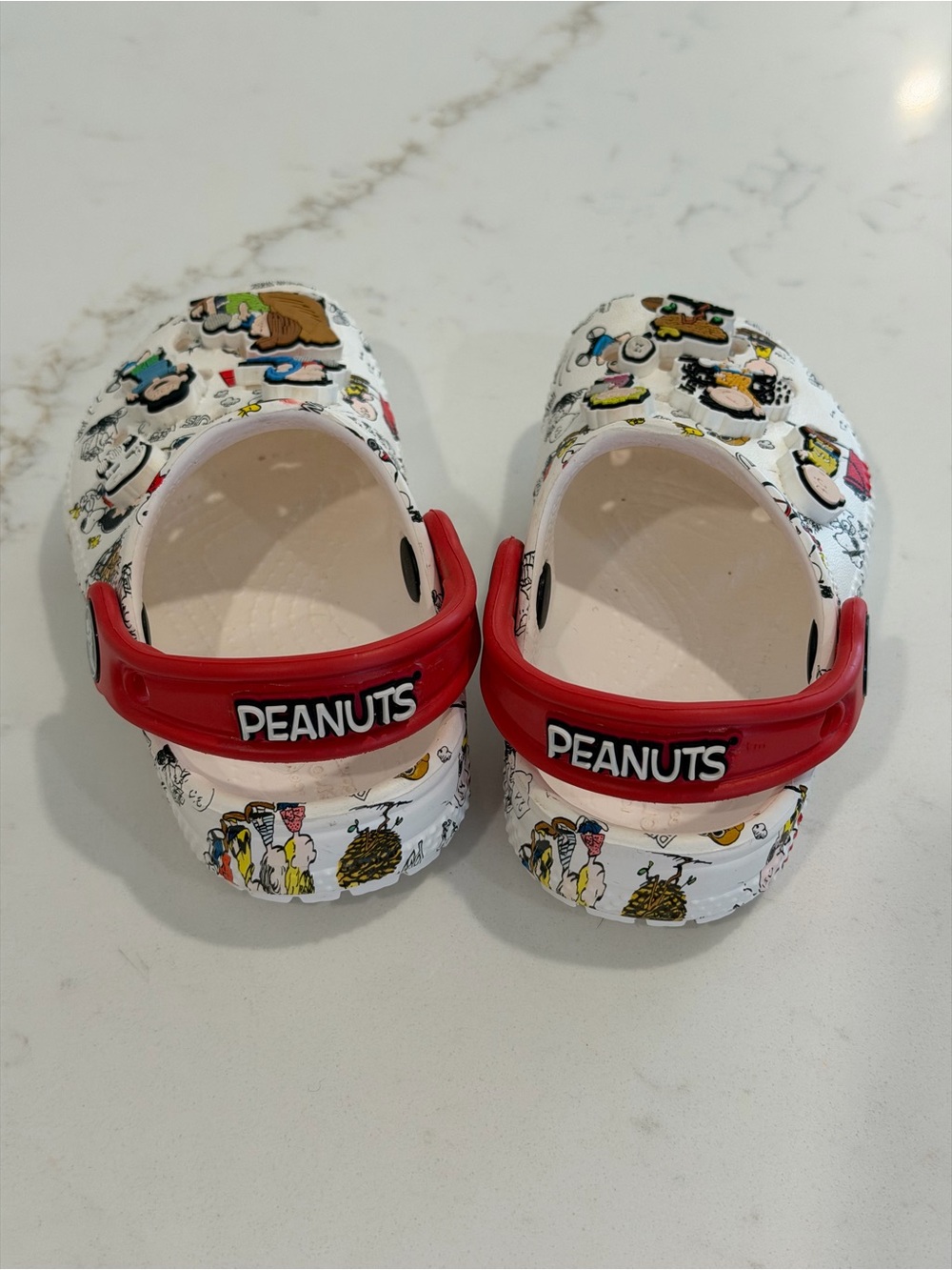 Peanuts Print Kids Clogs with Red Strap - Picture 3 of 6
